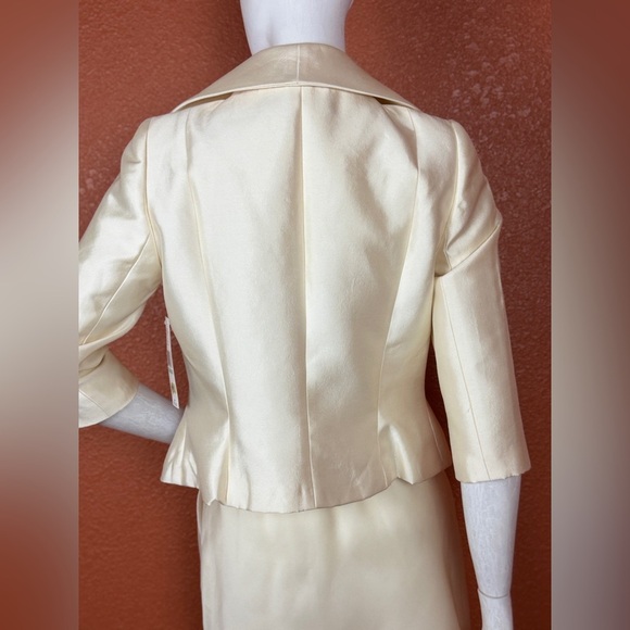 Carmen Marc Valvo Cream Pencil Skirt Set - Picture 6 of 16